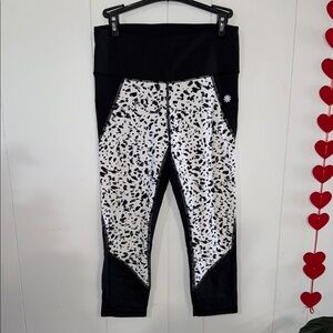 Black and White Patterned Leggings